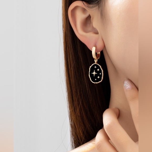 Enamel celestial star drop hoop earrings - Picture 3 of 4